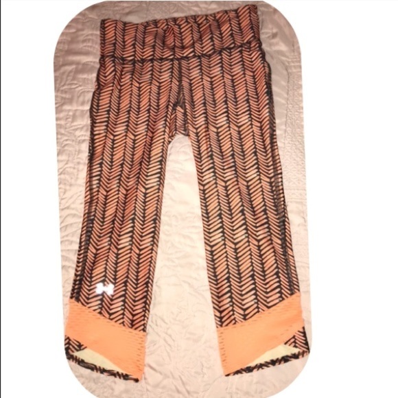 NWOT Under Armour Fly By Crop Legging - Picture 4 of 8